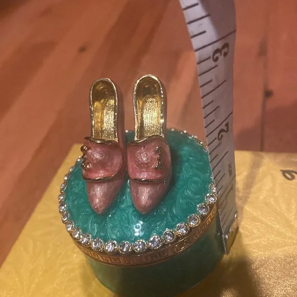 Green and Gold Decorative Trinket Box for keepsakes - Picture 9 of 10